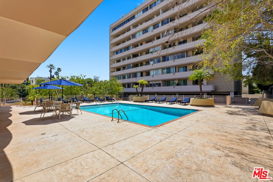 1333 S Beverly Glen Blvd Unit: 902