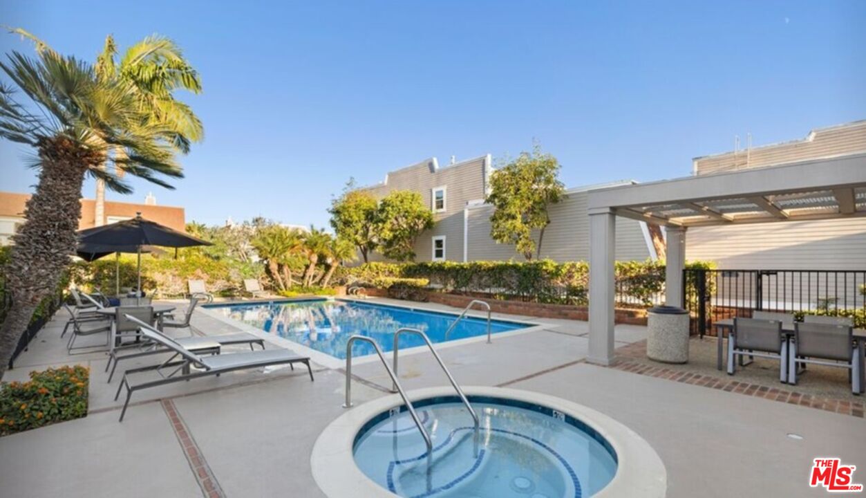 4305 Alla Rd Unit: 8