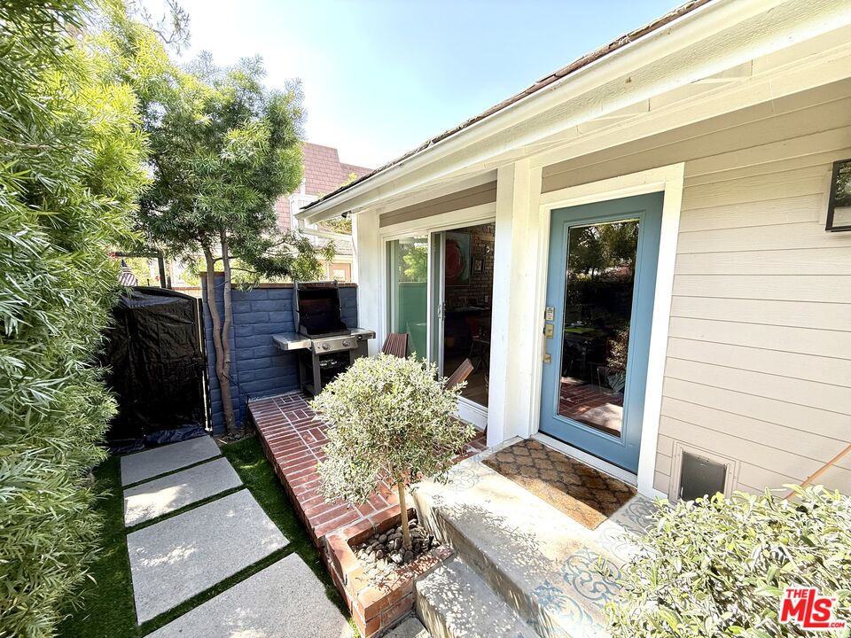 4305 Alla Rd Unit: 8