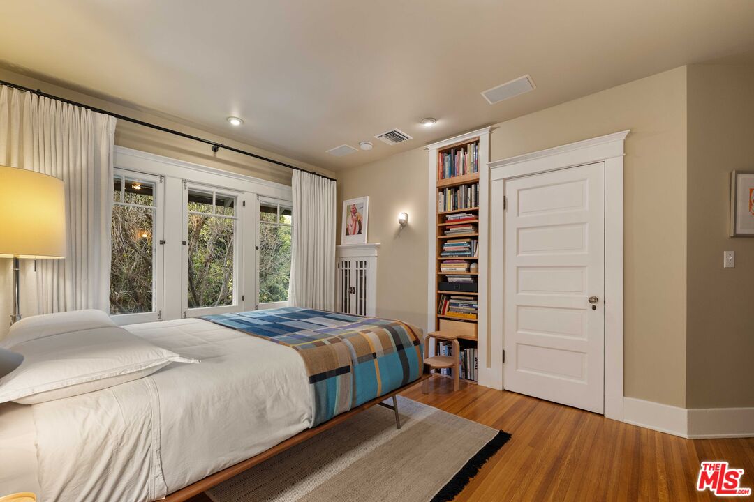 8050 Jovenita Canyon Dr