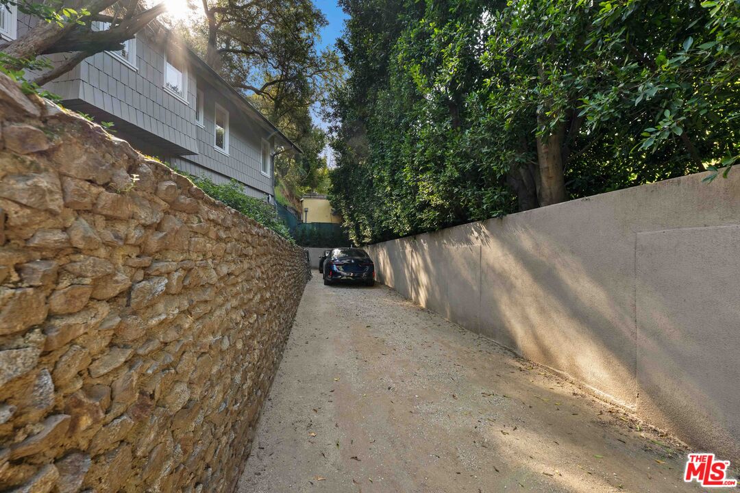 8050 Jovenita Canyon Dr