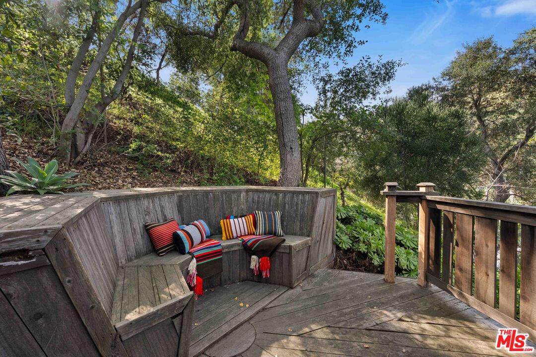 8050 Jovenita Canyon Dr