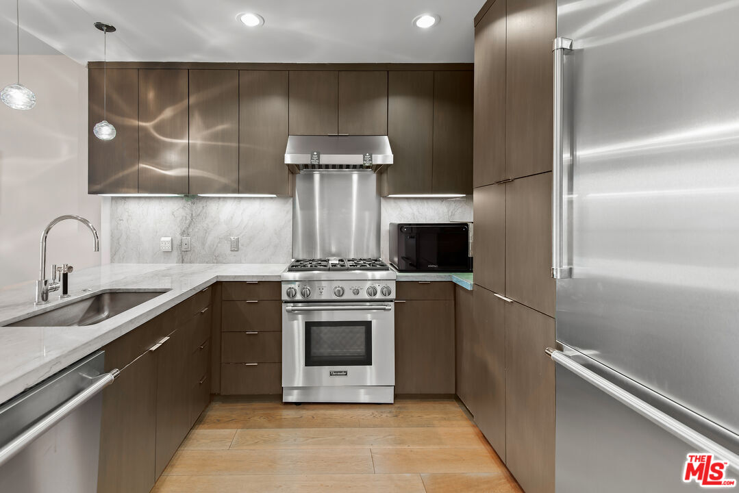 1705 Ocean Unit: 412