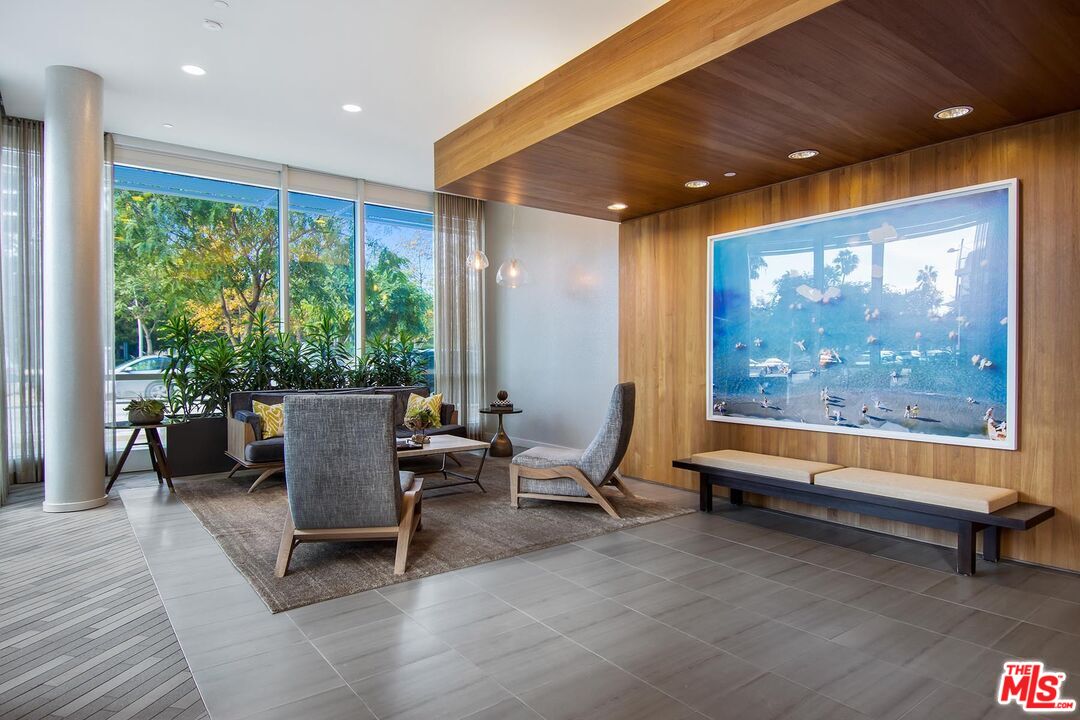 1705 Ocean Unit: 412