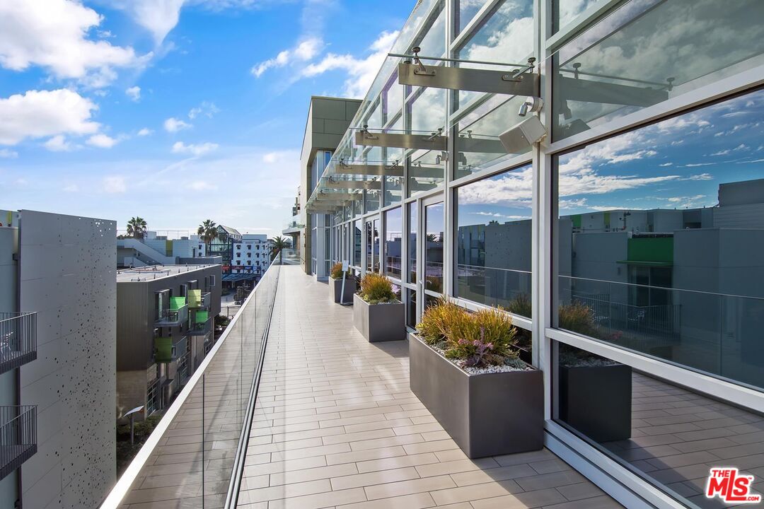 1705 Ocean Unit: 412