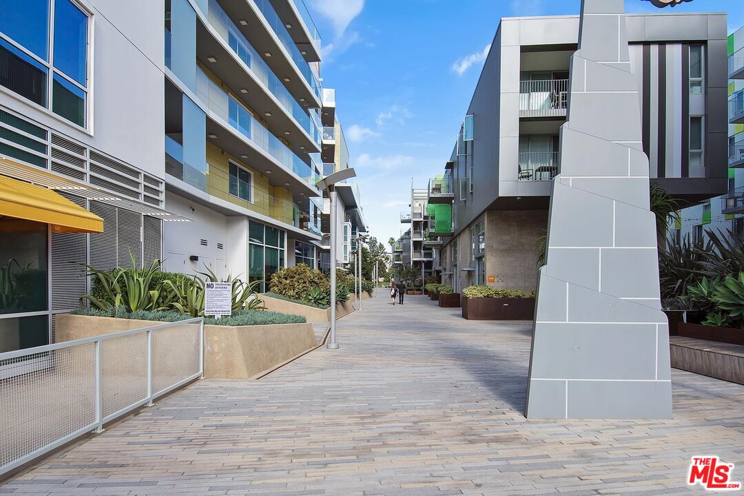 1705 Ocean Unit: 412