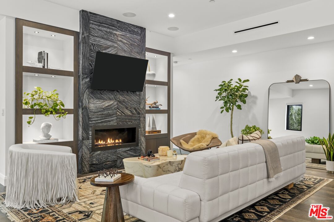 732 Huntley Dr Unit: A