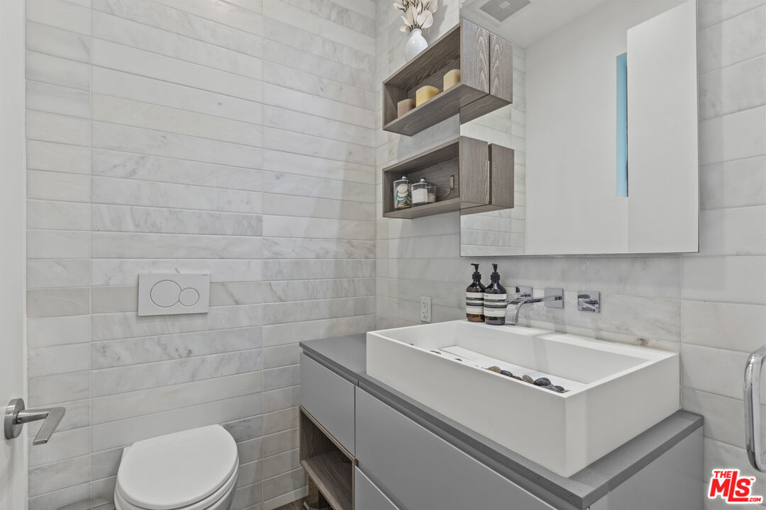 732 Huntley Dr Unit: A