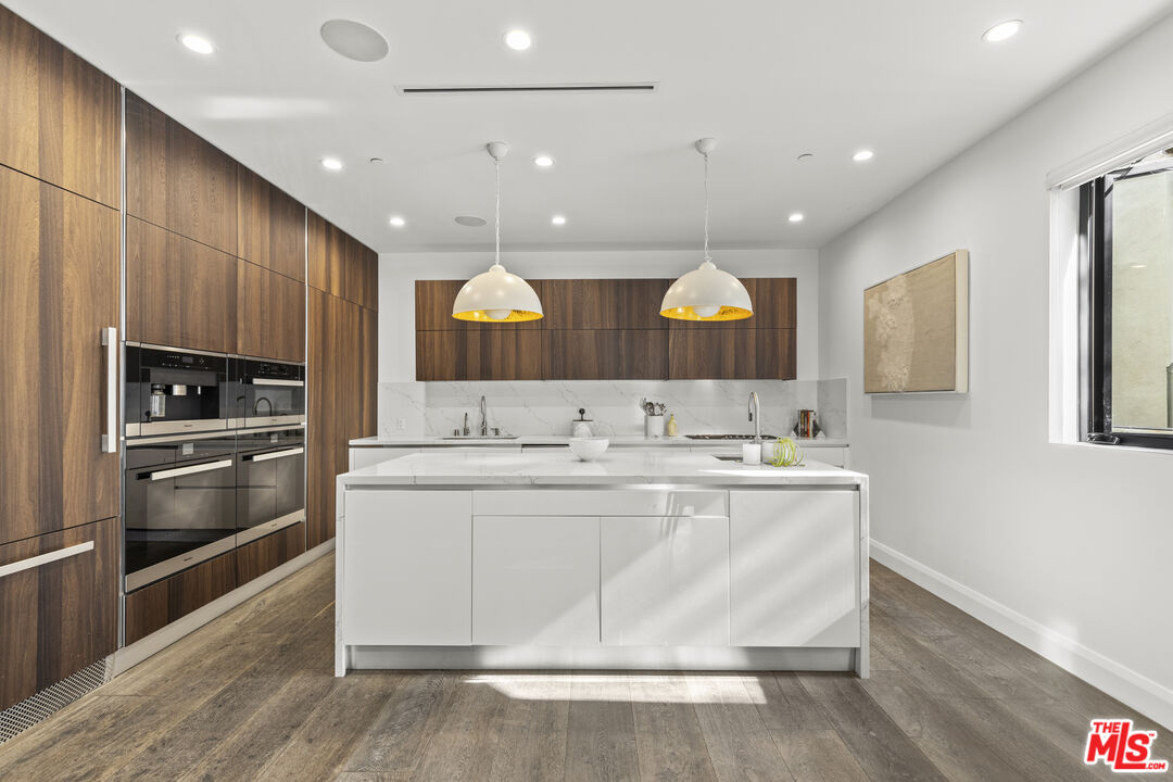 732 Huntley Dr Unit: A