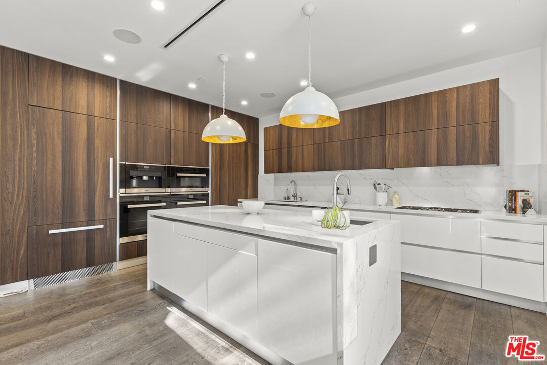 732 Huntley Dr Unit: A