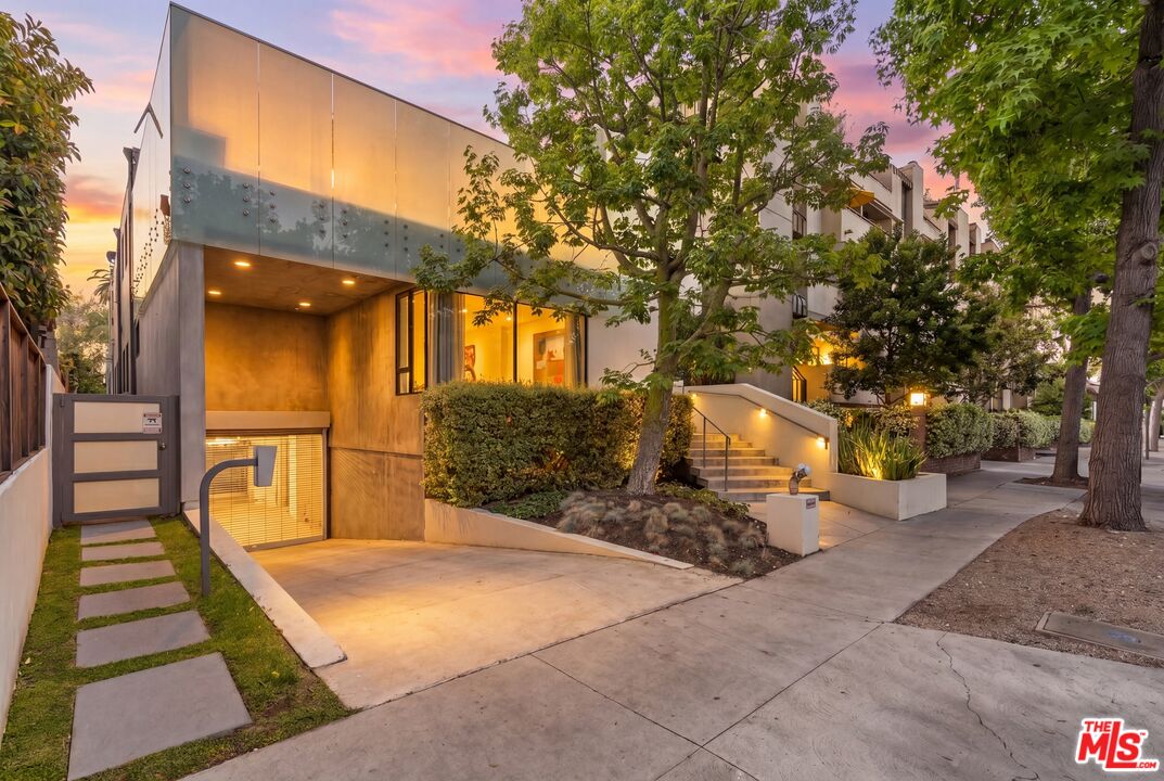 732 Huntley Dr Unit: A