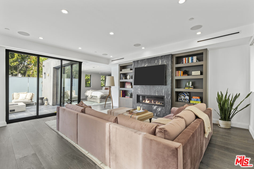 732 Huntley Dr Unit: A