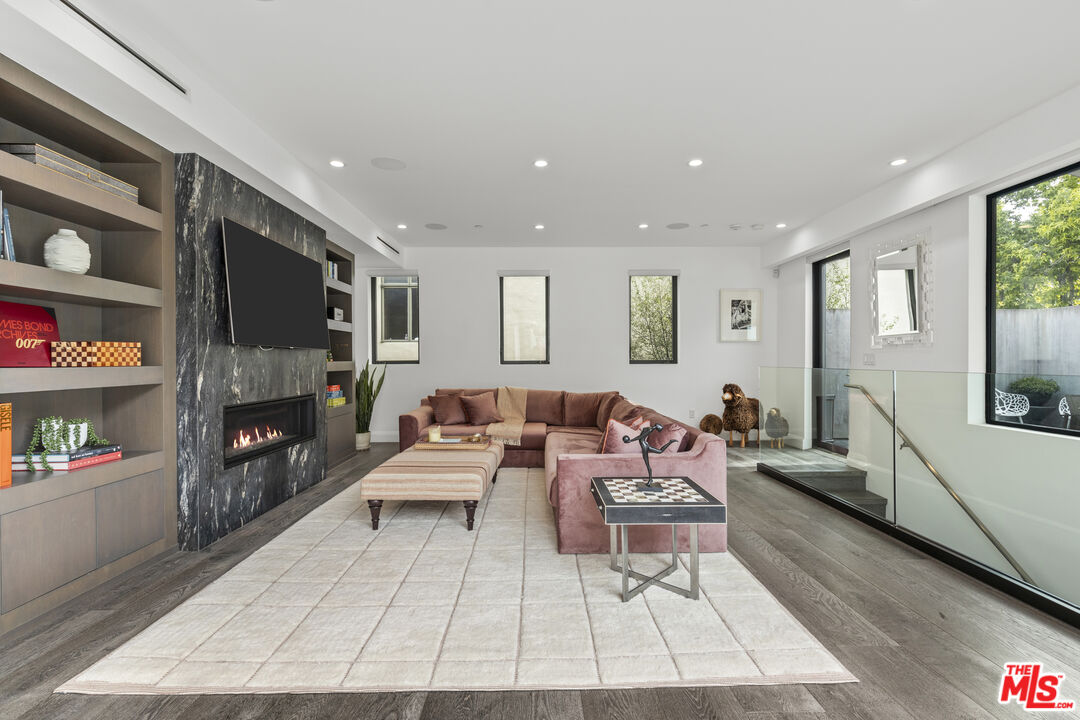 732 Huntley Dr Unit: A