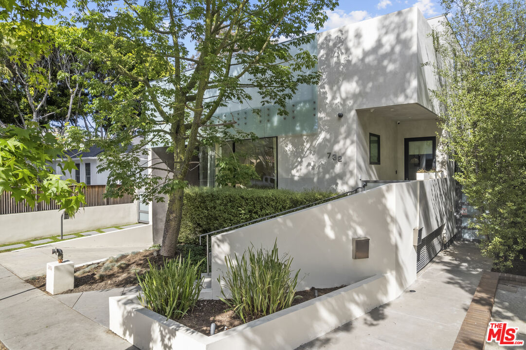 732 Huntley Dr Unit: A