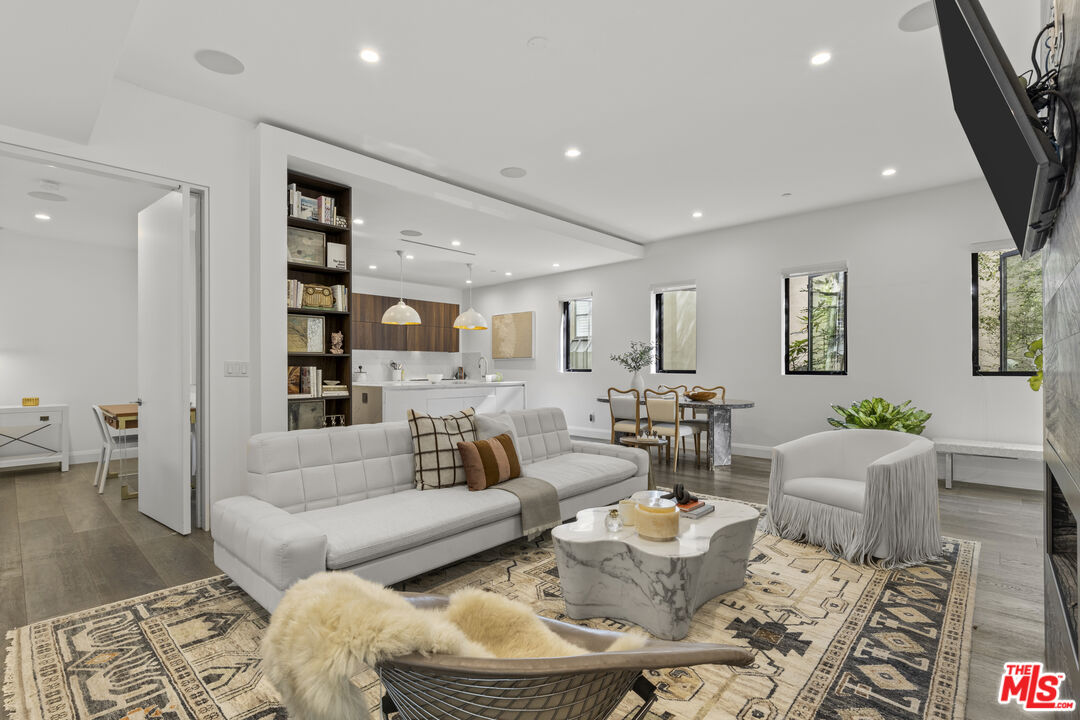 732 Huntley Dr Unit: A