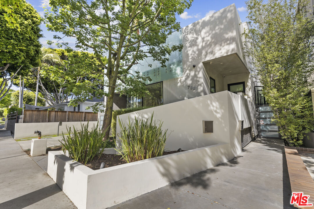 732 Huntley Dr Unit: A