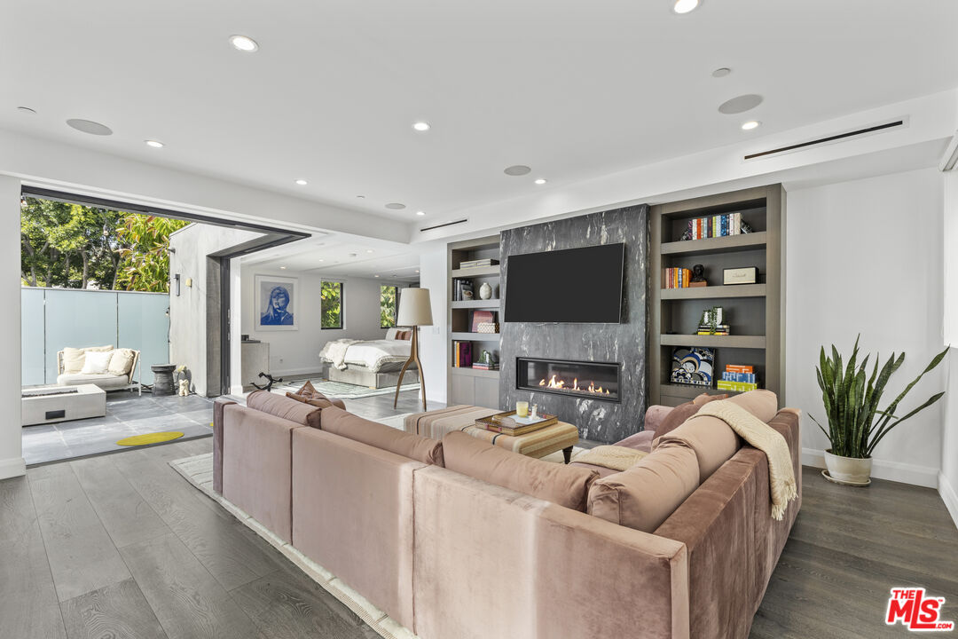 732 Huntley Dr Unit: A