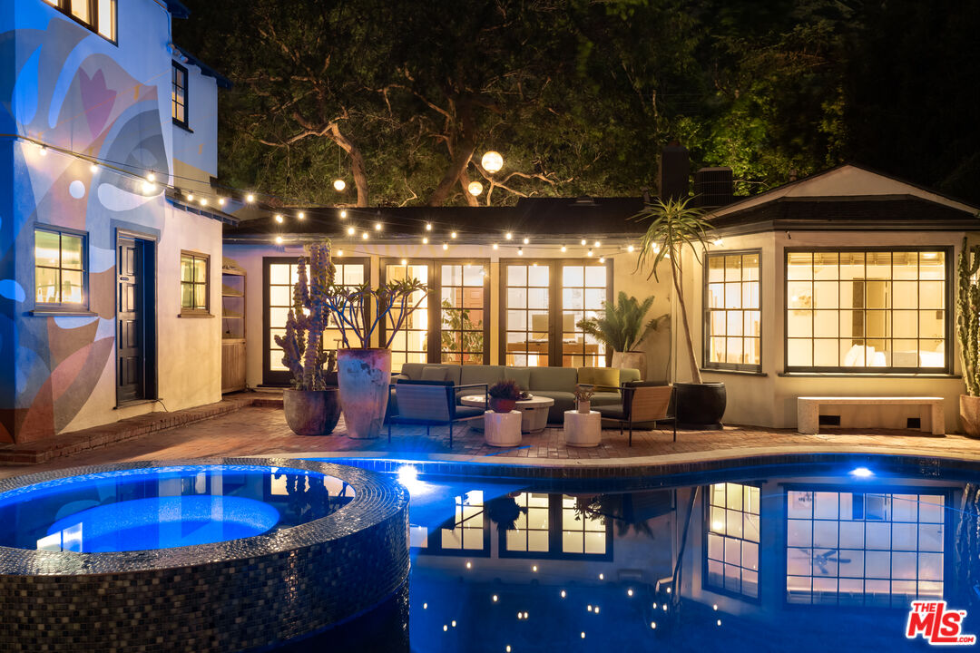 2015 Nichols Canyon Rd