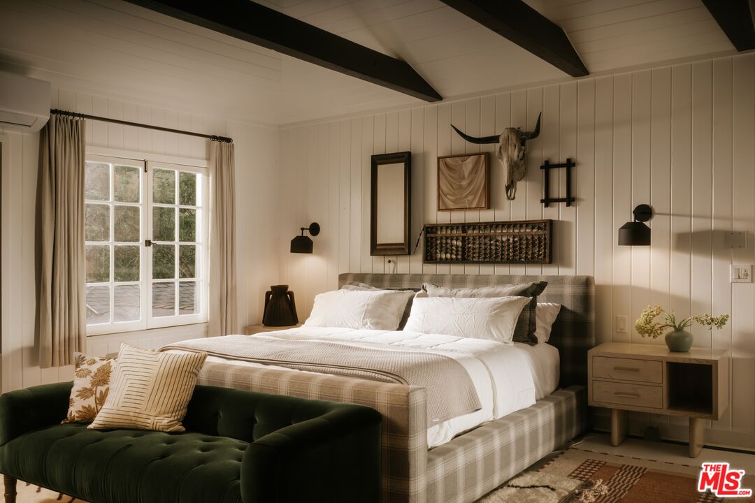 2015 Nichols Canyon Rd