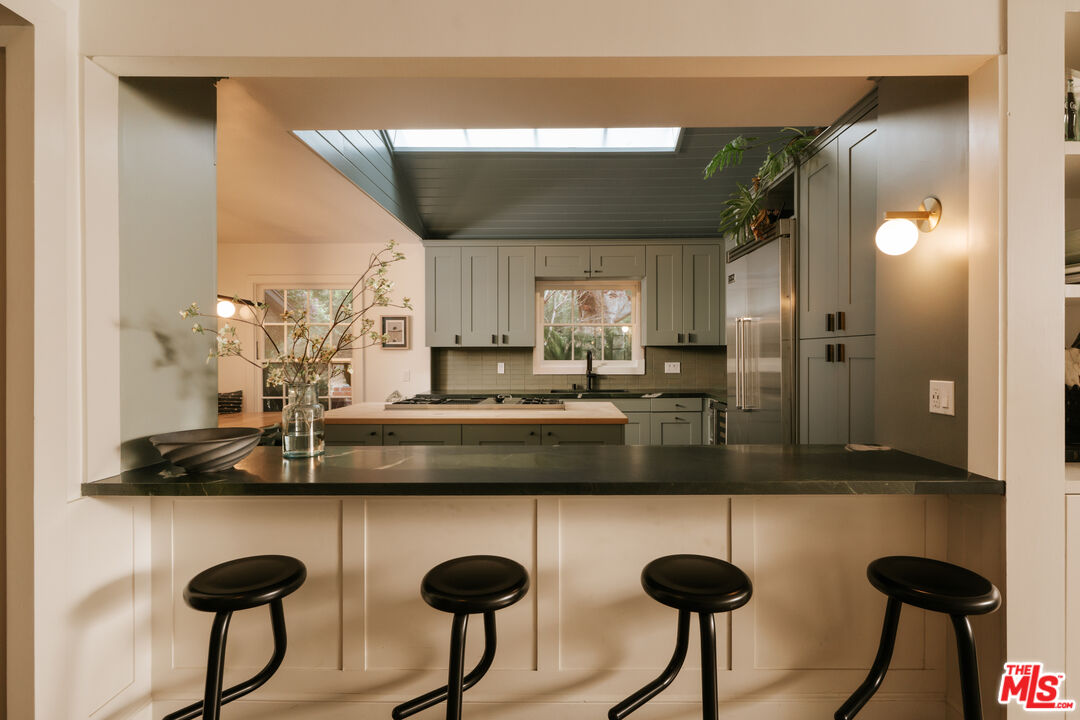 2015 Nichols Canyon Rd