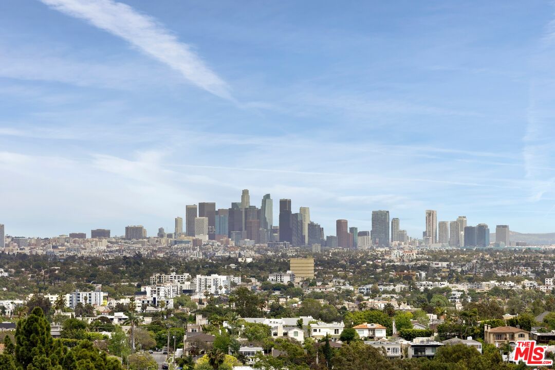 2222 Avenue Of The Stars Unit: 704