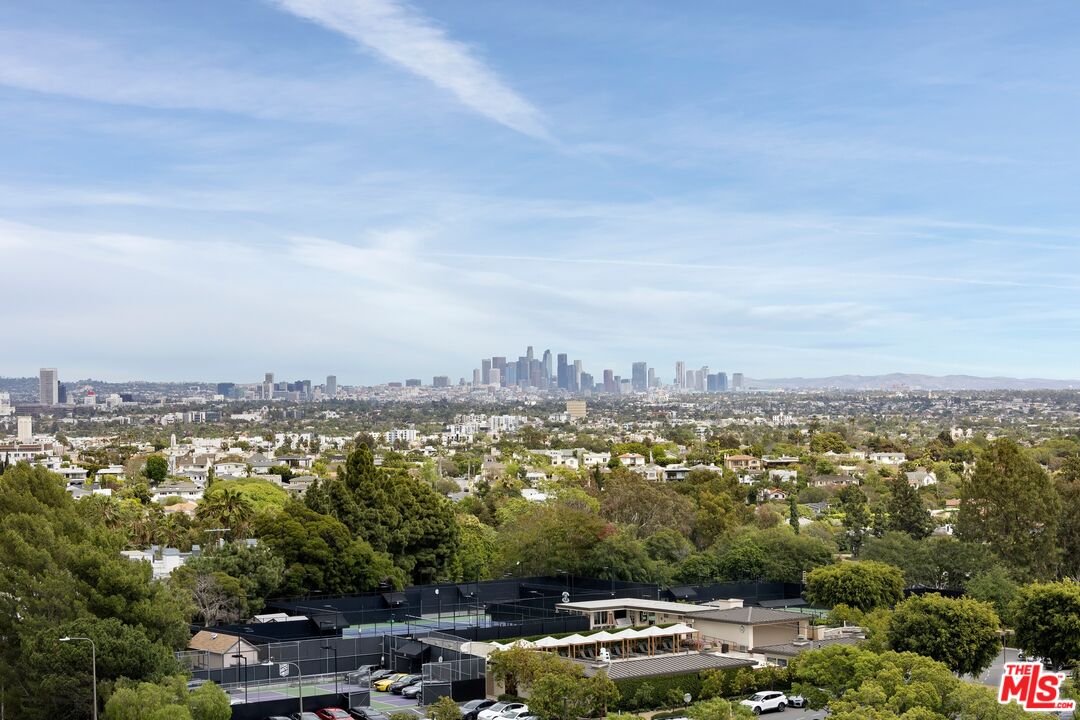 2222 Avenue Of The Stars Unit: 704