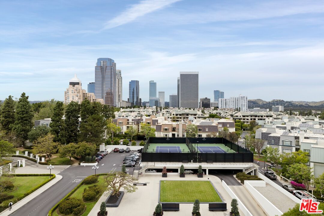 2222 Avenue Of The Stars Unit: 704