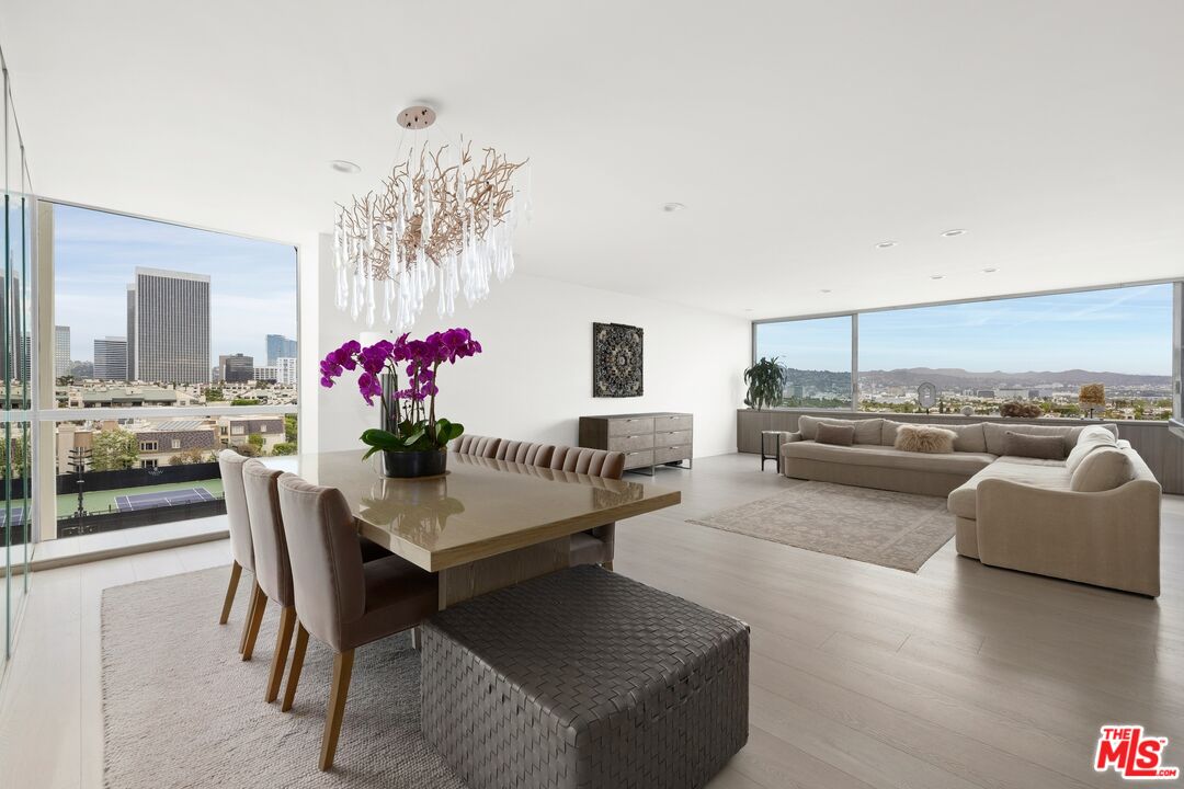 2222 Avenue Of The Stars Unit: 704