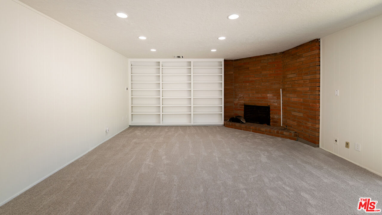 3102 Granville Ave