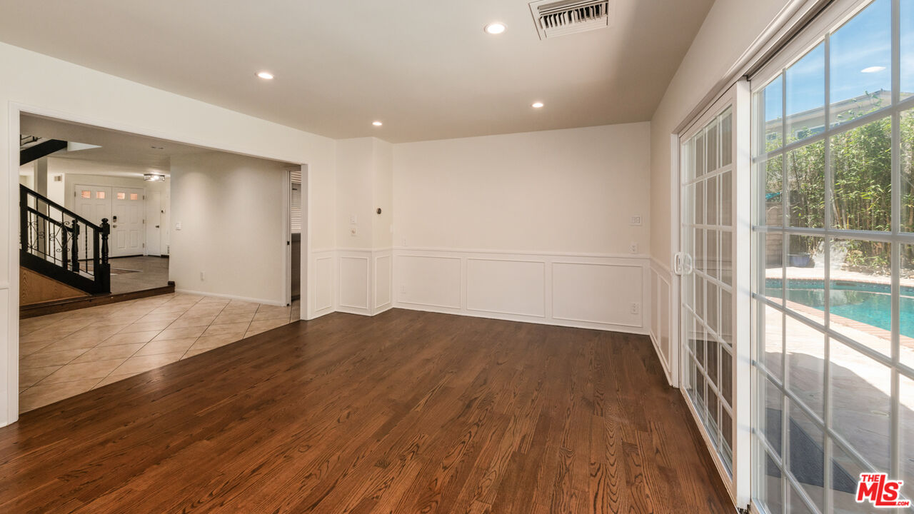 3102 Granville Ave