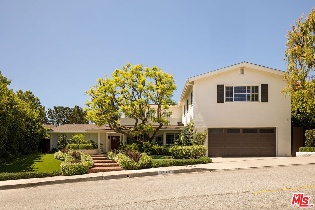 1615 Stradella Rd