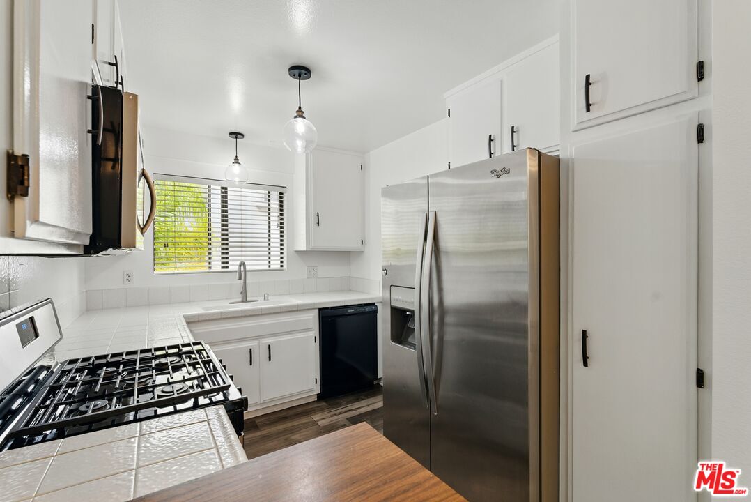 1640 S Bentley Ave Unit: 2