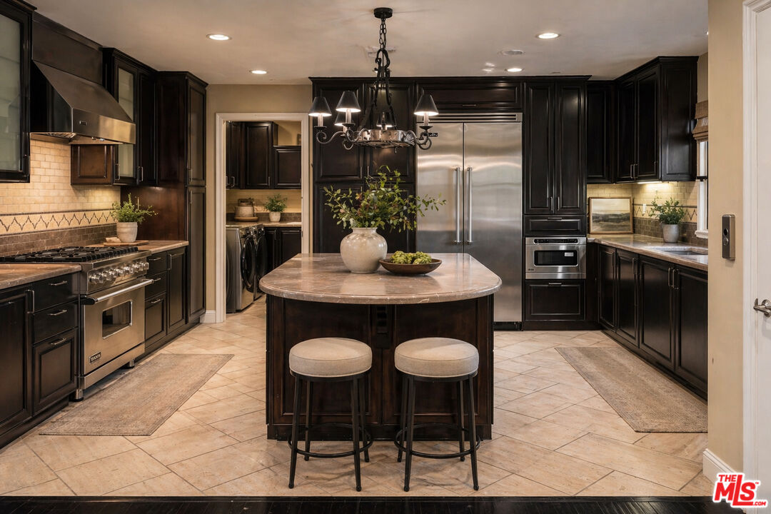 155 Cordova St Unit: 501