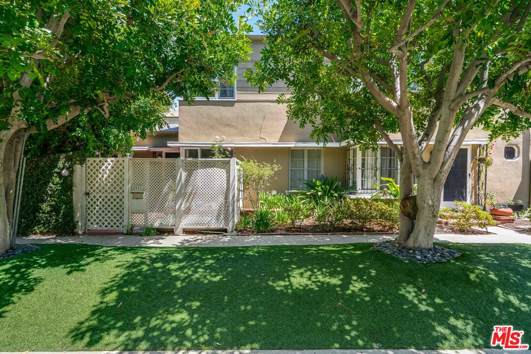6512 W Olympic Blvd