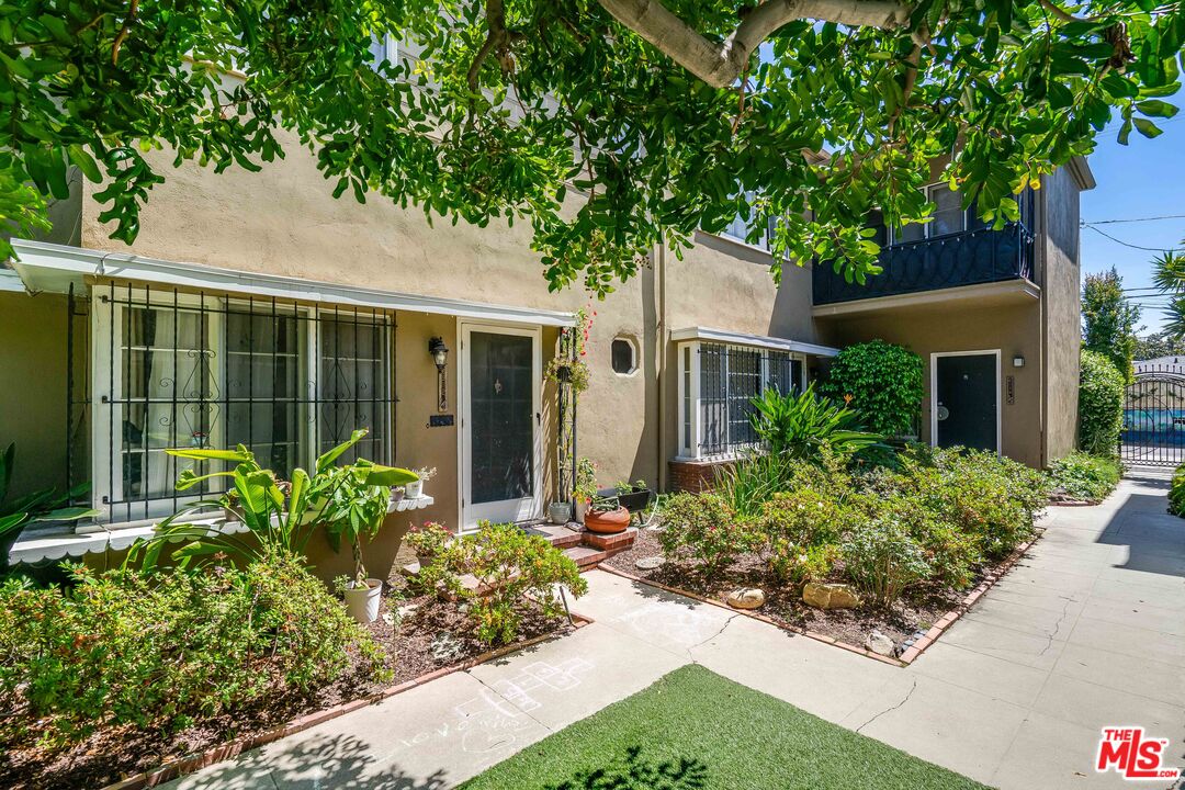 6512 W Olympic Blvd