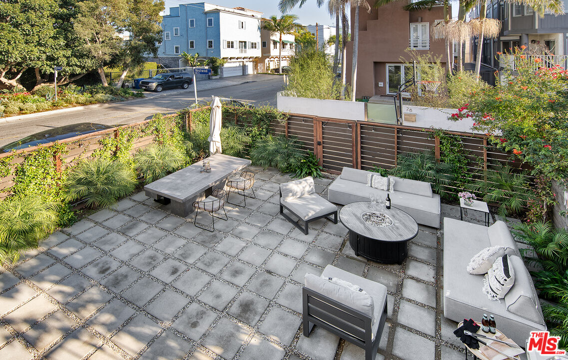 5317 Pacific Ave