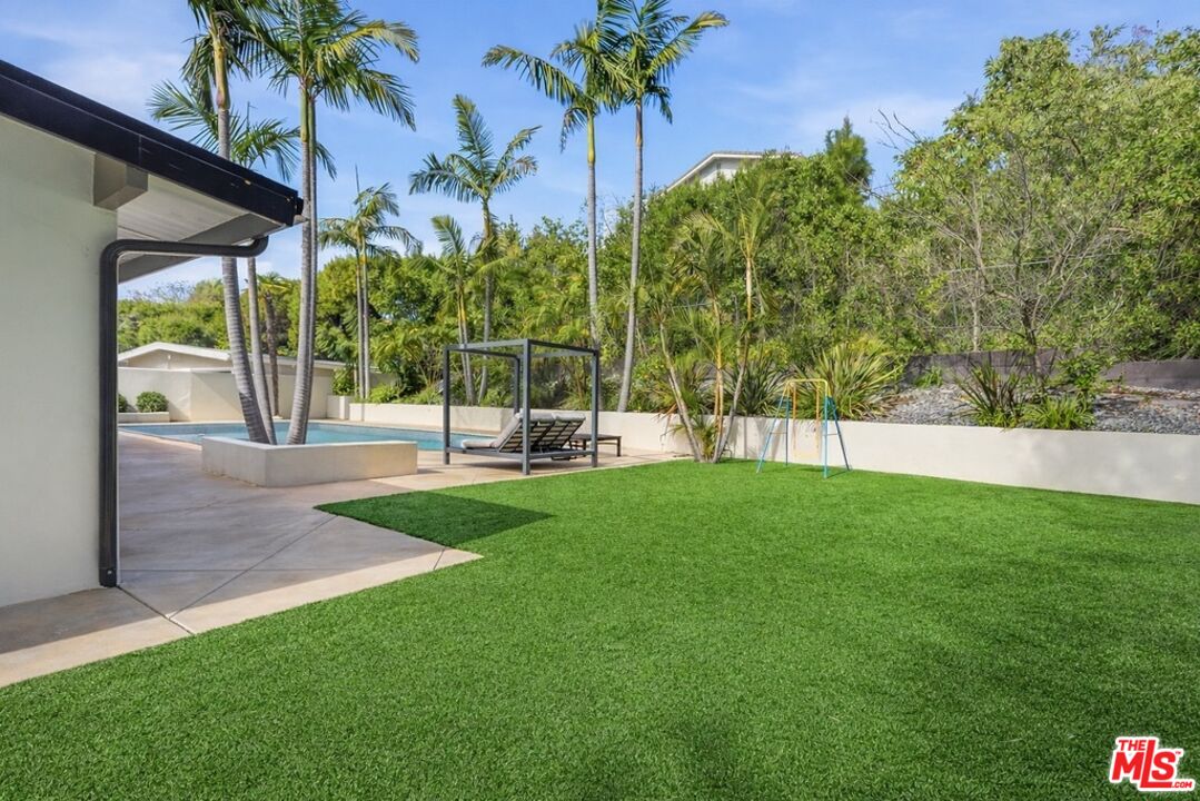 1341 Charmel Pl