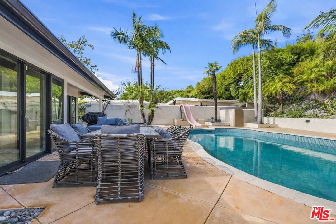 1341 Charmel Pl