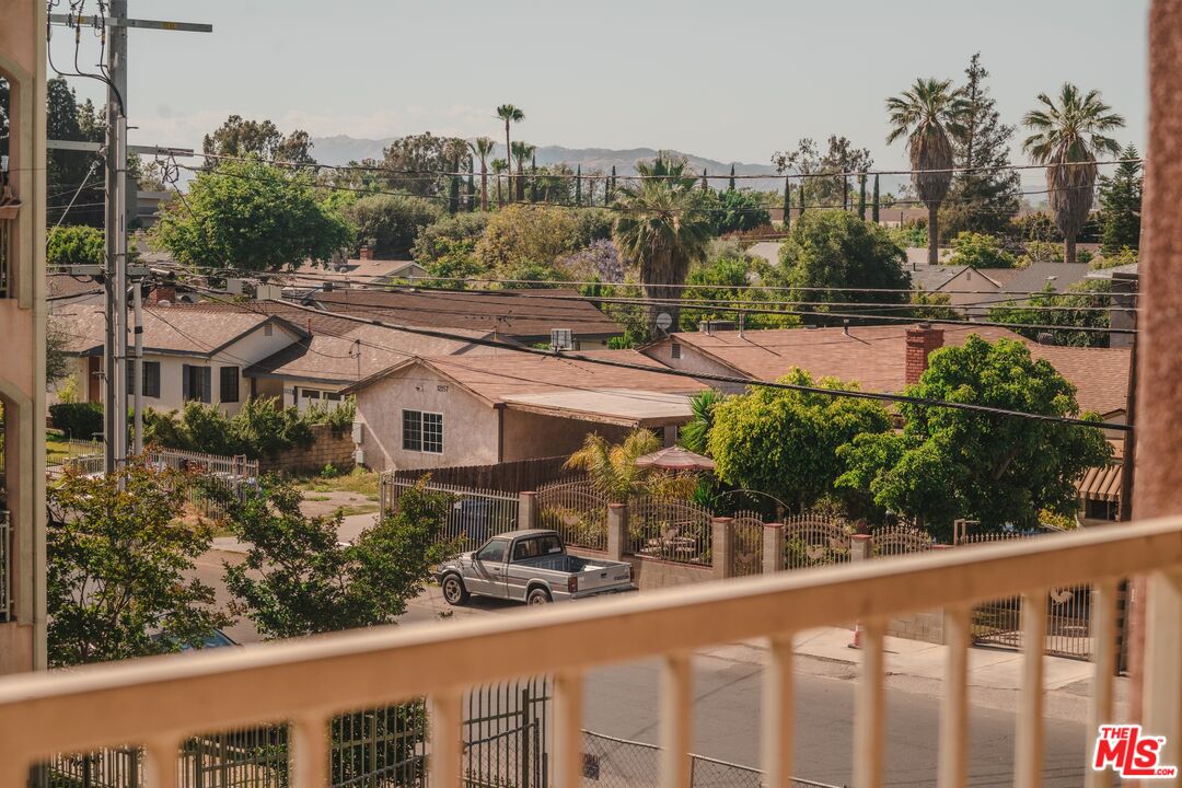 12132 Hart St Unit: 301