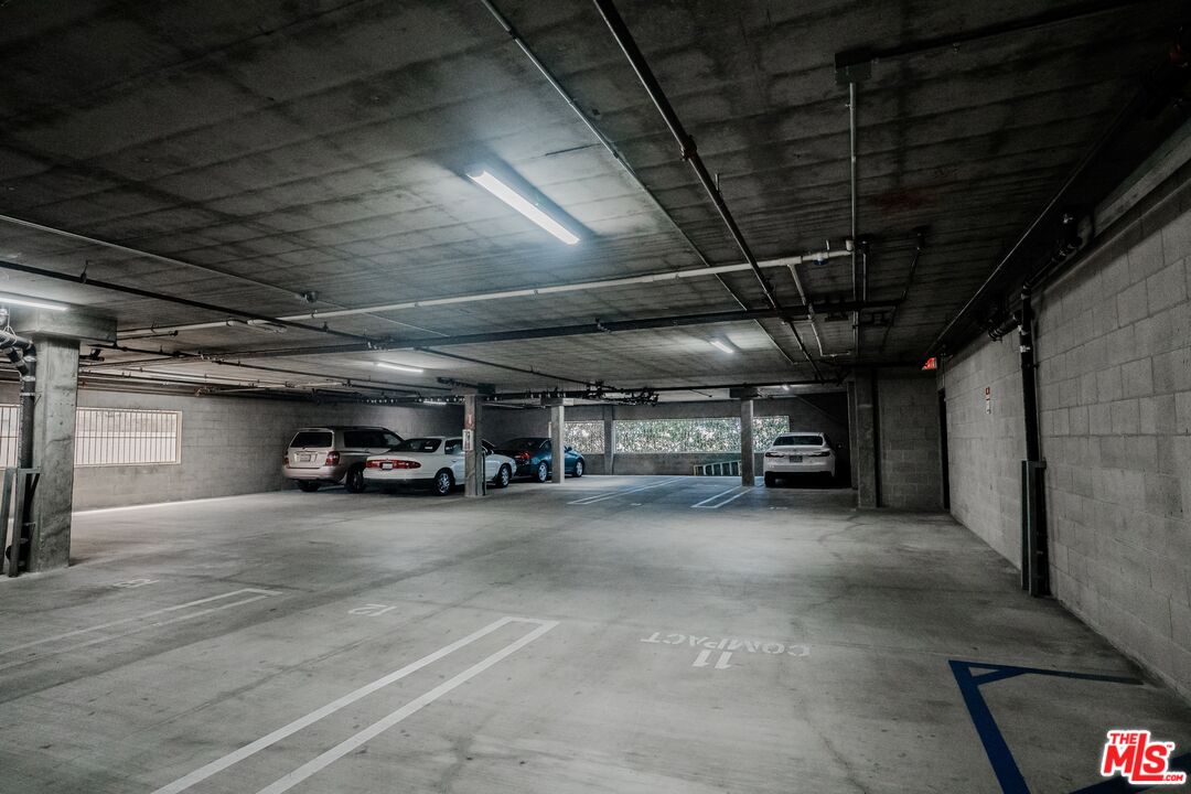 12132 Hart St Unit: 301