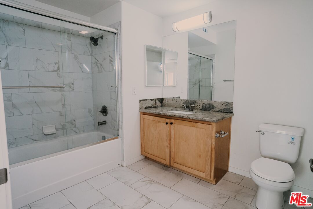 12132 Hart St Unit: 301
