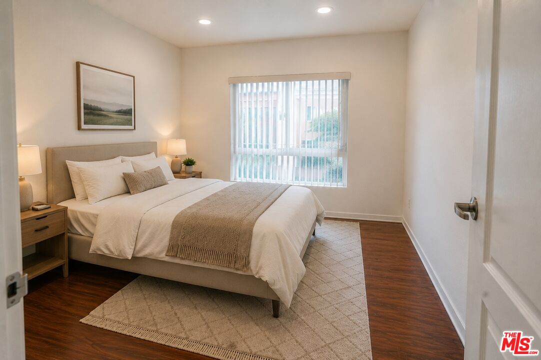 12132 Hart St Unit: 301