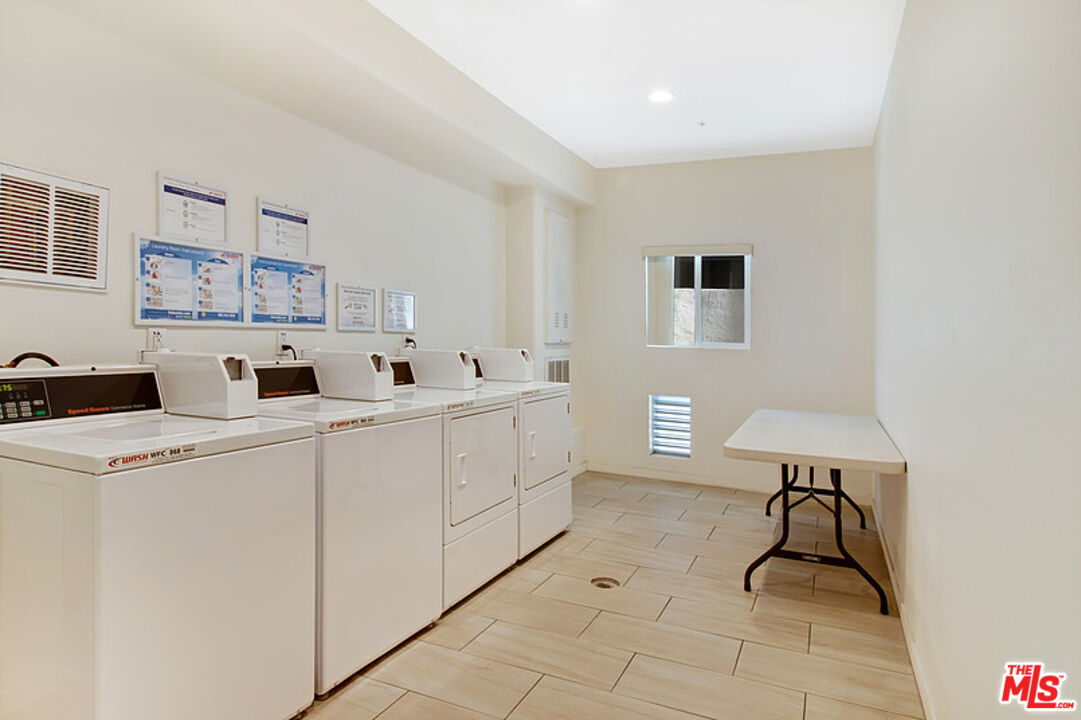12132 Hart St Unit: 301