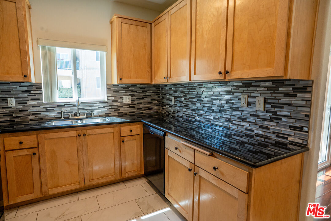 12132 Hart St Unit: 301