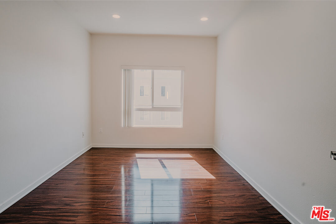 12132 Hart St Unit: 301