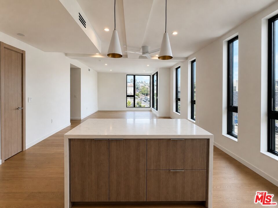 1257 N Detroit St Unit: 301
