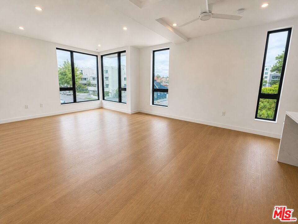 1257 N Detroit St Unit: 301