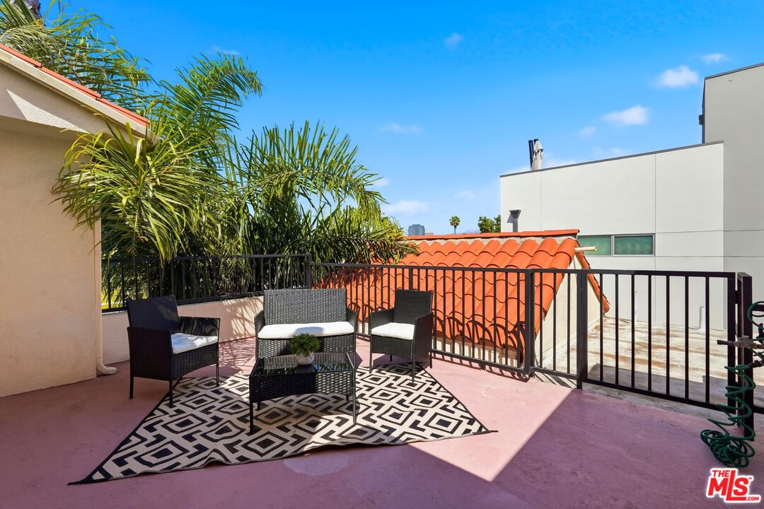 1748 Stoner Ave Unit: 1