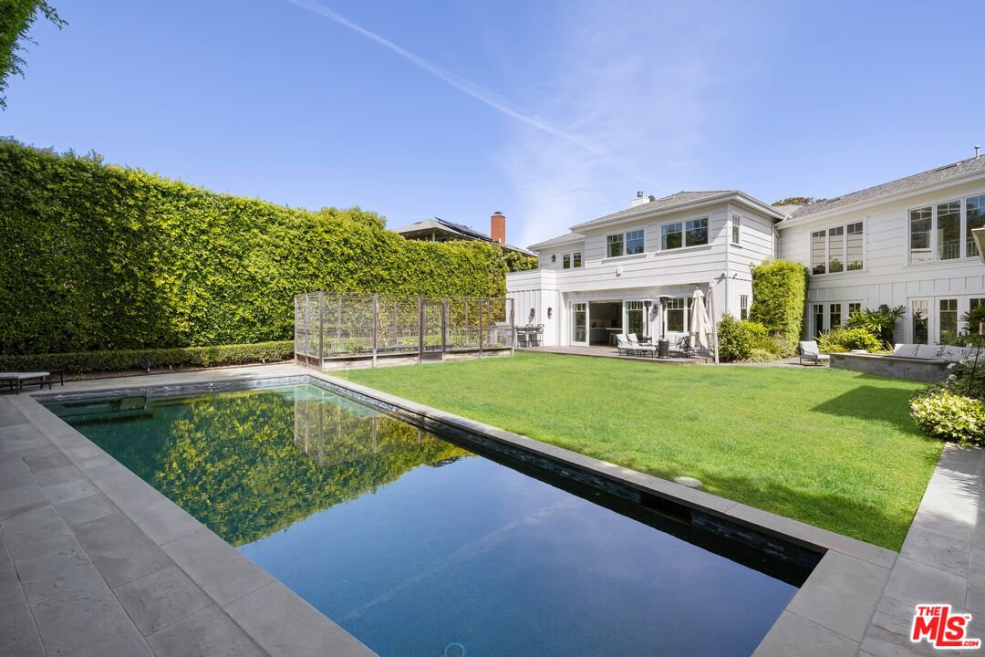 521 Amalfi Dr