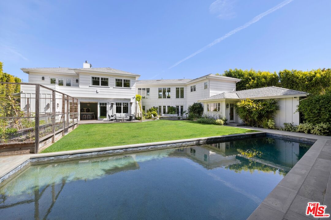 521 Amalfi Dr